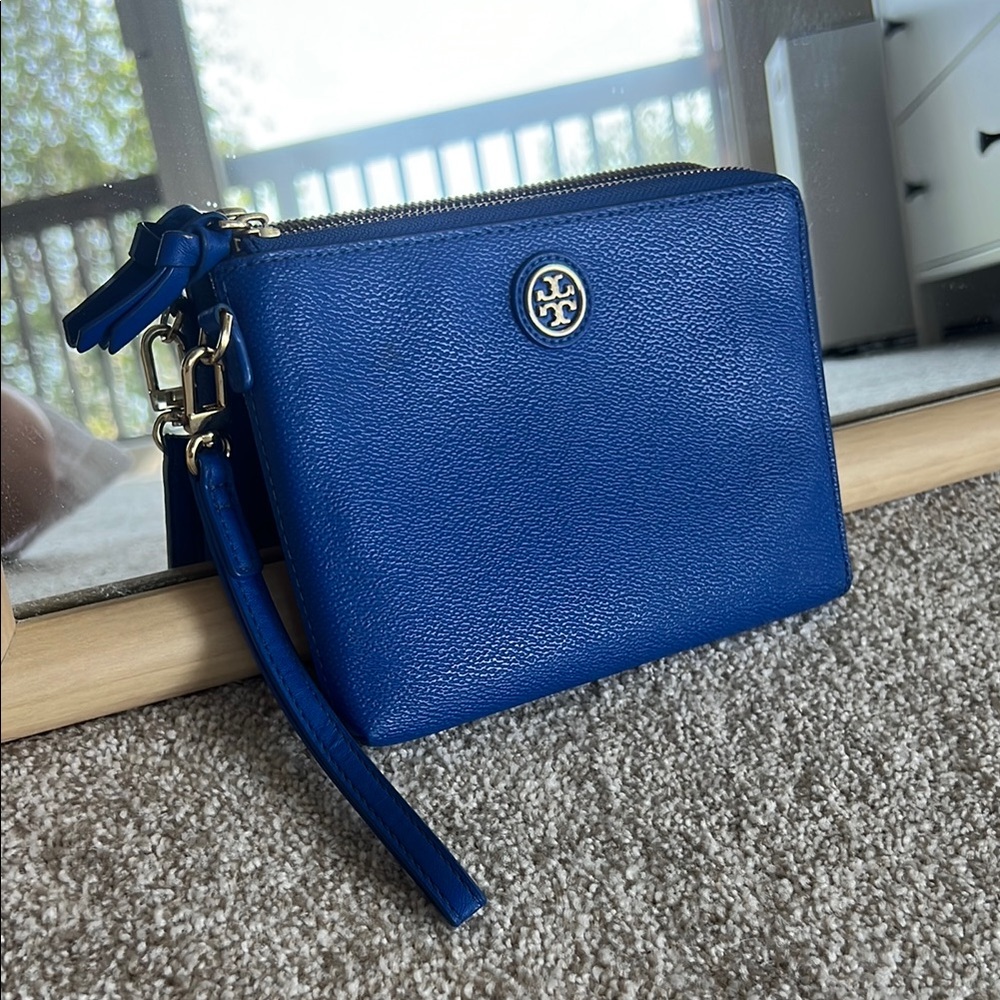 Tory Burch Blue Leather Wristlet